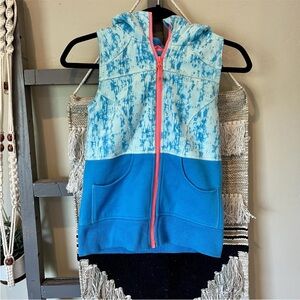 Ivivva Girls Hooded Zip Up Active Outerwear Vest Size 10 Blue Pink